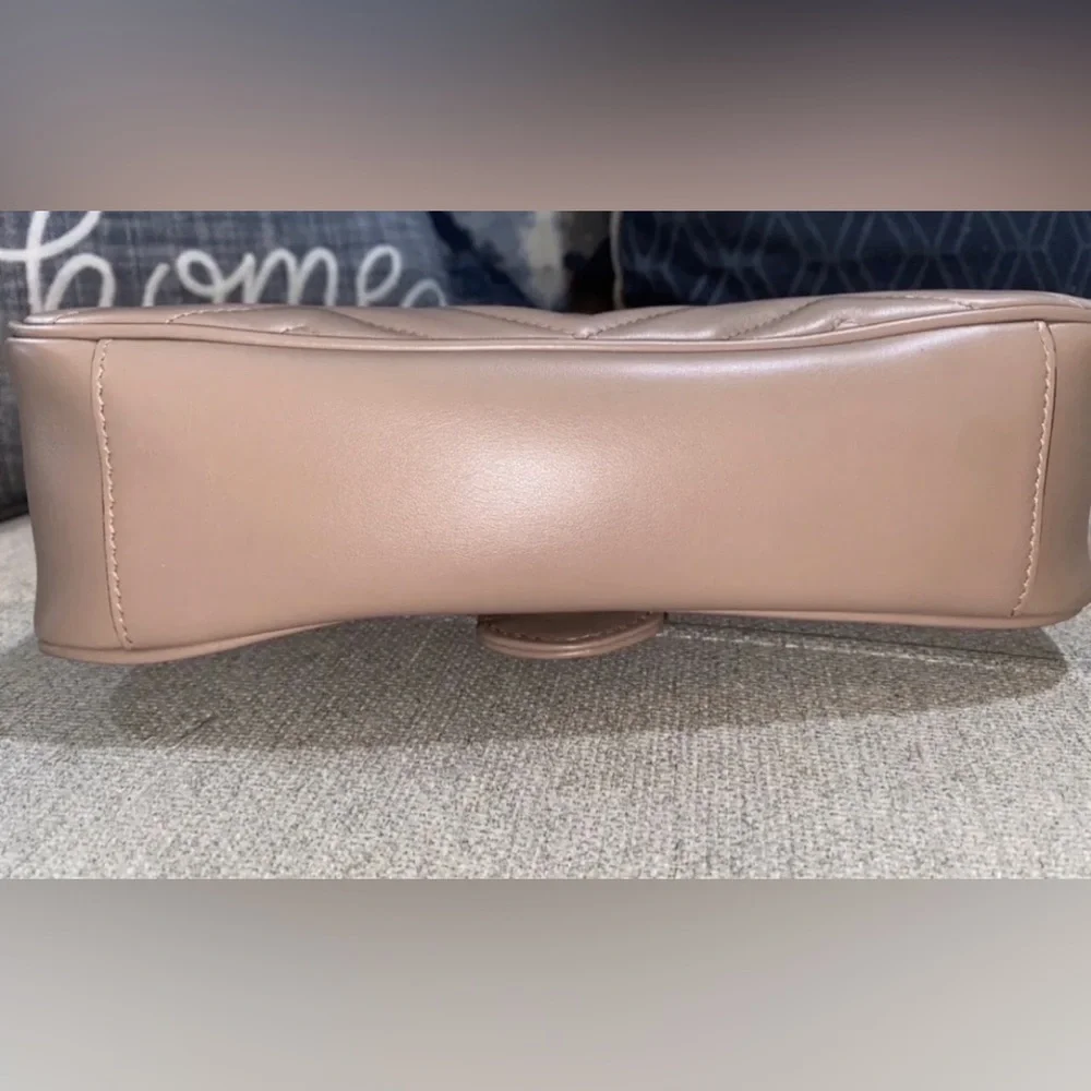Gucci GG Marmont Small Shoulder Flap Bag - Picture 4 of 8